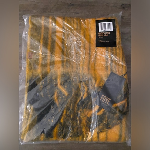 NWT Frye Scarf - Picture 5 of 5